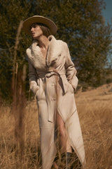 MANTEAU EN CUIR CISAILLÉ 002 TOFU