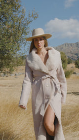 MANTEAU EN CUIR CISAILLÉ 002 TOFU