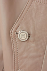 ropa hecha con materiales naturales